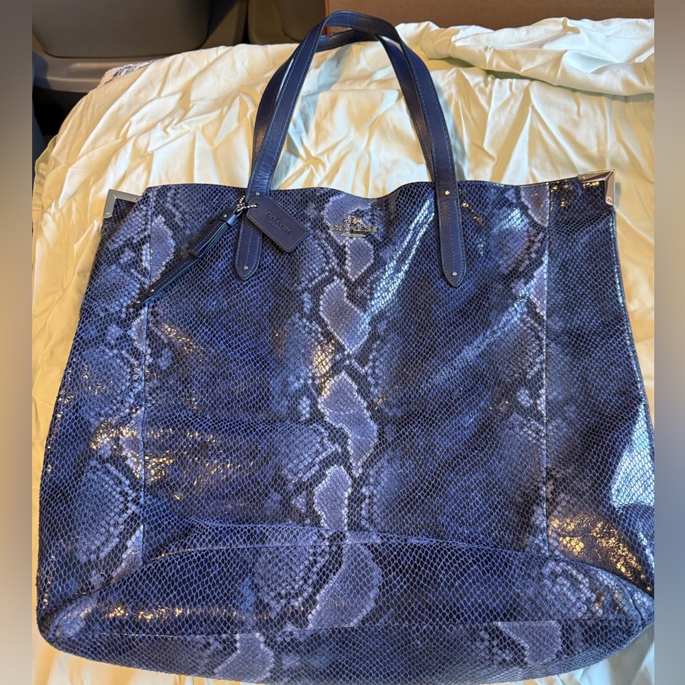 Coach LIMITED EDITION Josie tote